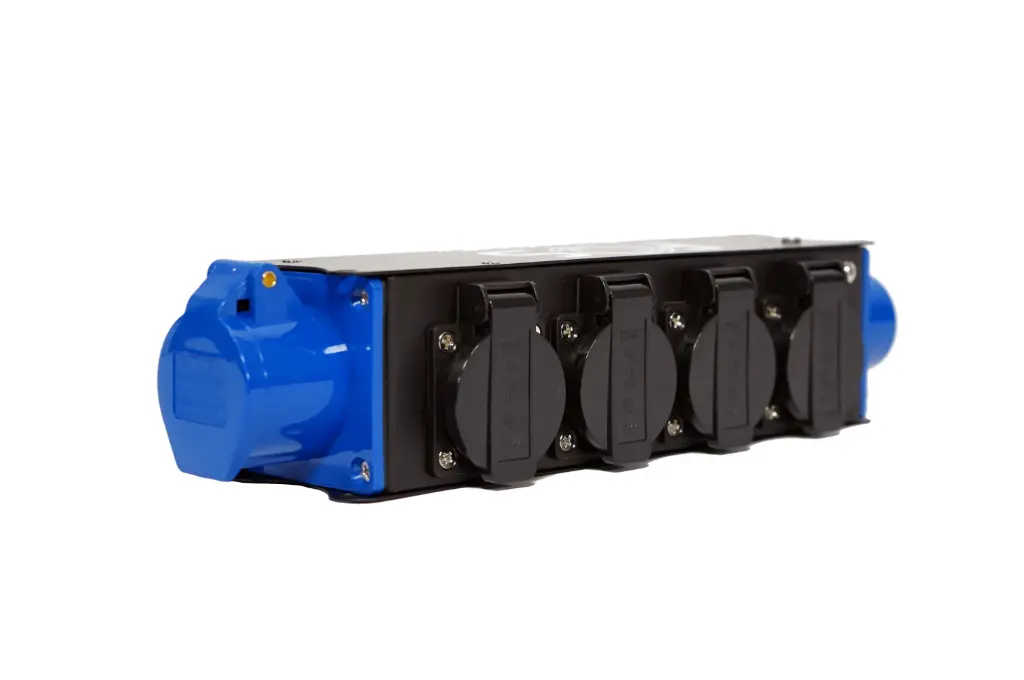 Stroomovergang Mannelijke CEE 16A IN naar vrouwelijke  verdeelblok 4 x Shuco + CEE16A UIT